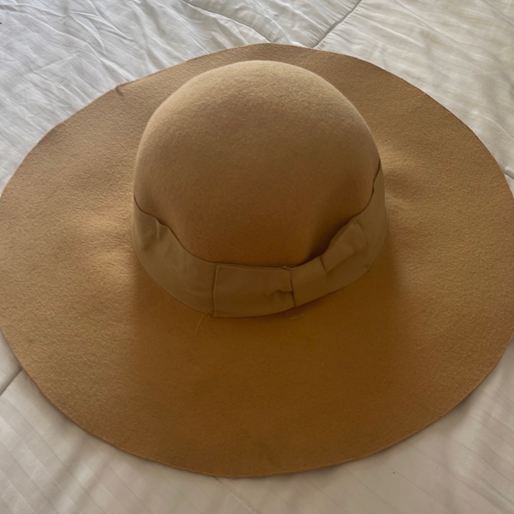 Sun hat tan
